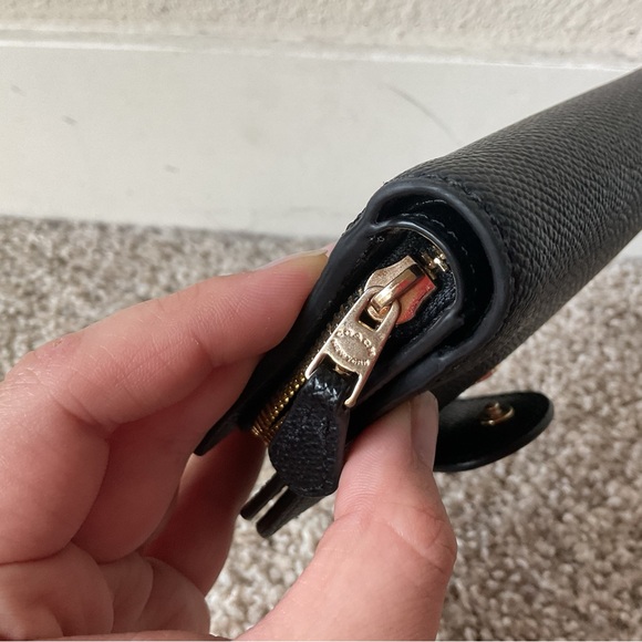 Used COACH 6390 Medium Corner Zip Wallet - Black - Picture 5 of 6